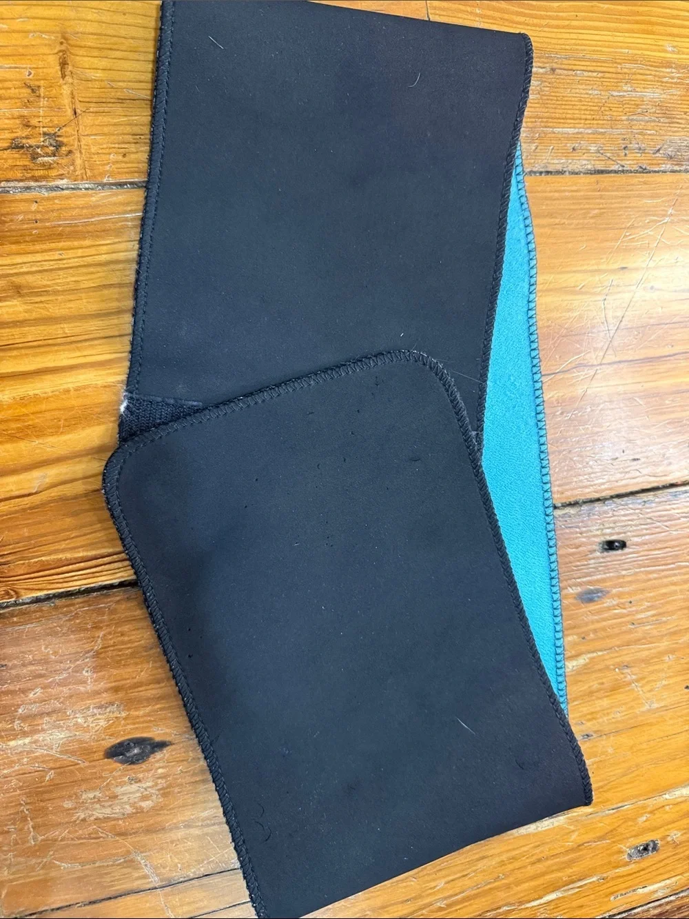 Danskin Turquoise and Black Fitness Waist Belt